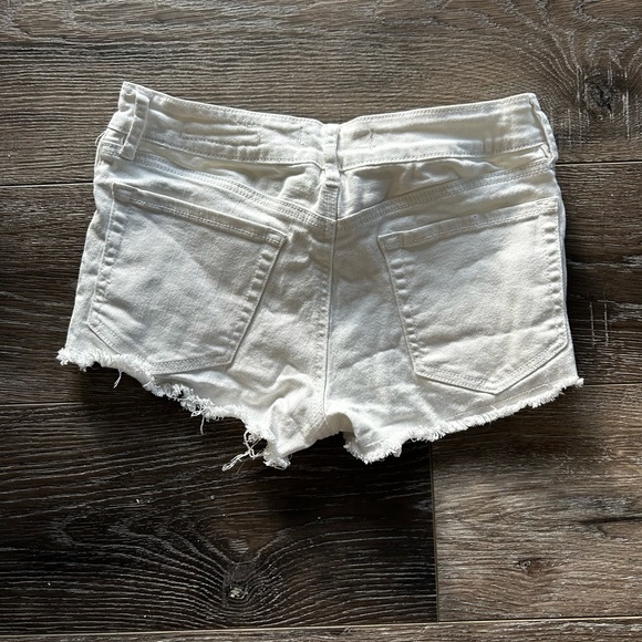 Bullhead Low Rise Cutoffs - Picture 5 of 7